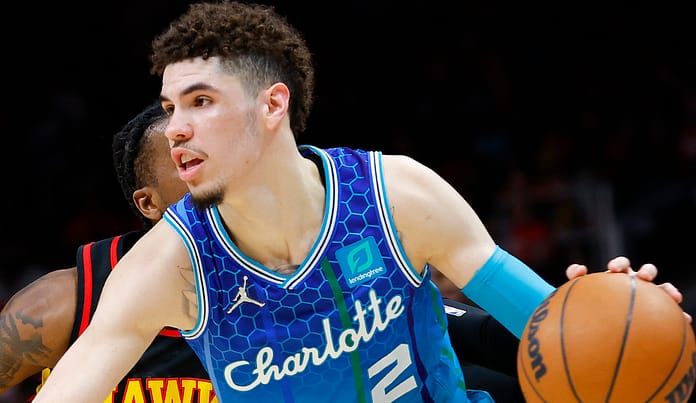 Atlanta Hawks a real chance in the playoff as they beat the disastrous Charlotte Hornets

