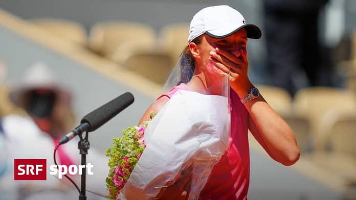 French Open Tour: Women - Start Winning & Defending Champion Swiatek Singing - Sports

