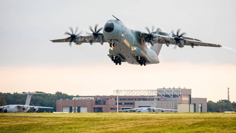 Monday morning at the Wönstorf air base in Lower Saxony: an Airbus A400M transport plane took off from the Luftwaffe (Photo: Moritz Frankenberg / dpa)