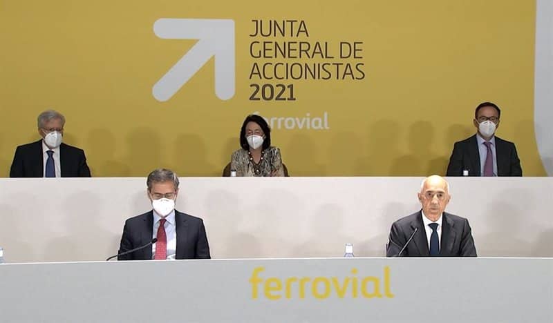 Economy / companies.  Ferrovial cuts its losses to 86 million euros through March