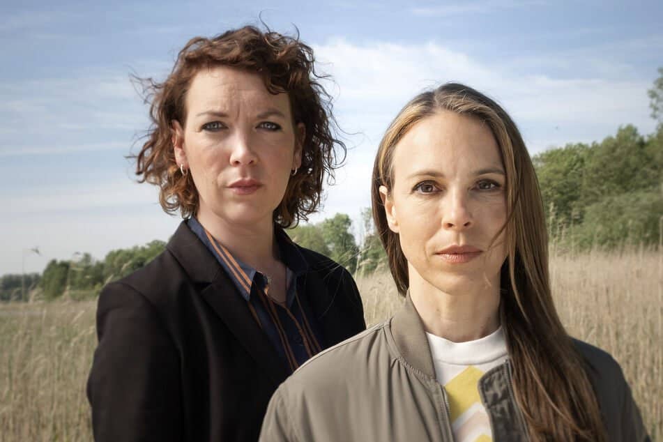 Lena Beckmann (40, left) will be named in the future alongside Anneke Kim Sarnau (49) in Rostock. "Call the police 110".
