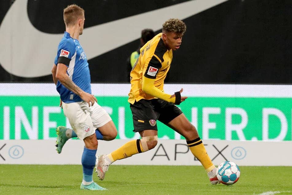 Ransford Königsdörffer (r.) is now also on the ball for the U21 selection.  The Dynamo talent celebrated its debut on Thursday.