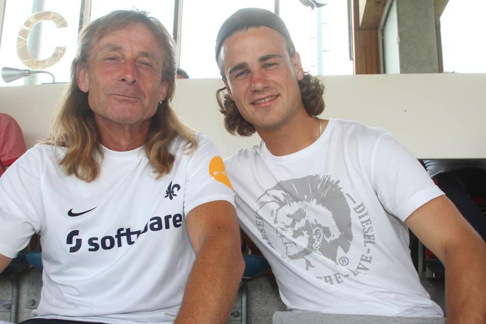 Yannick Stark (30, right) with his father Jürgen - in an S-V Darmstadt shirt.  Meanwhile, the father is also a fan of SG Dynamo.