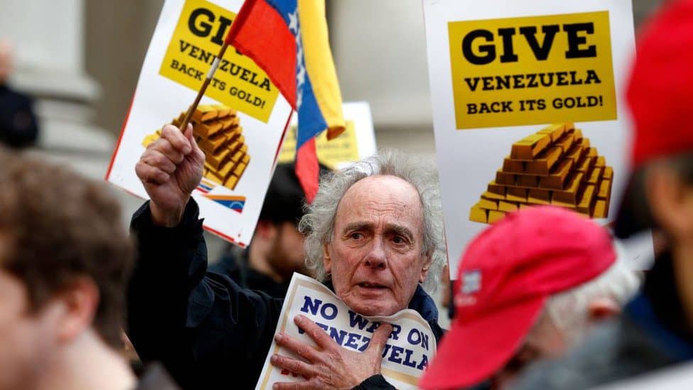 Protests in favor of the Venezuelan government in front of the Bank of England