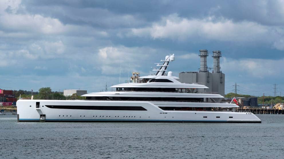 Usmanov's giant yacht Dilbar is still moored in the port of Hamburg