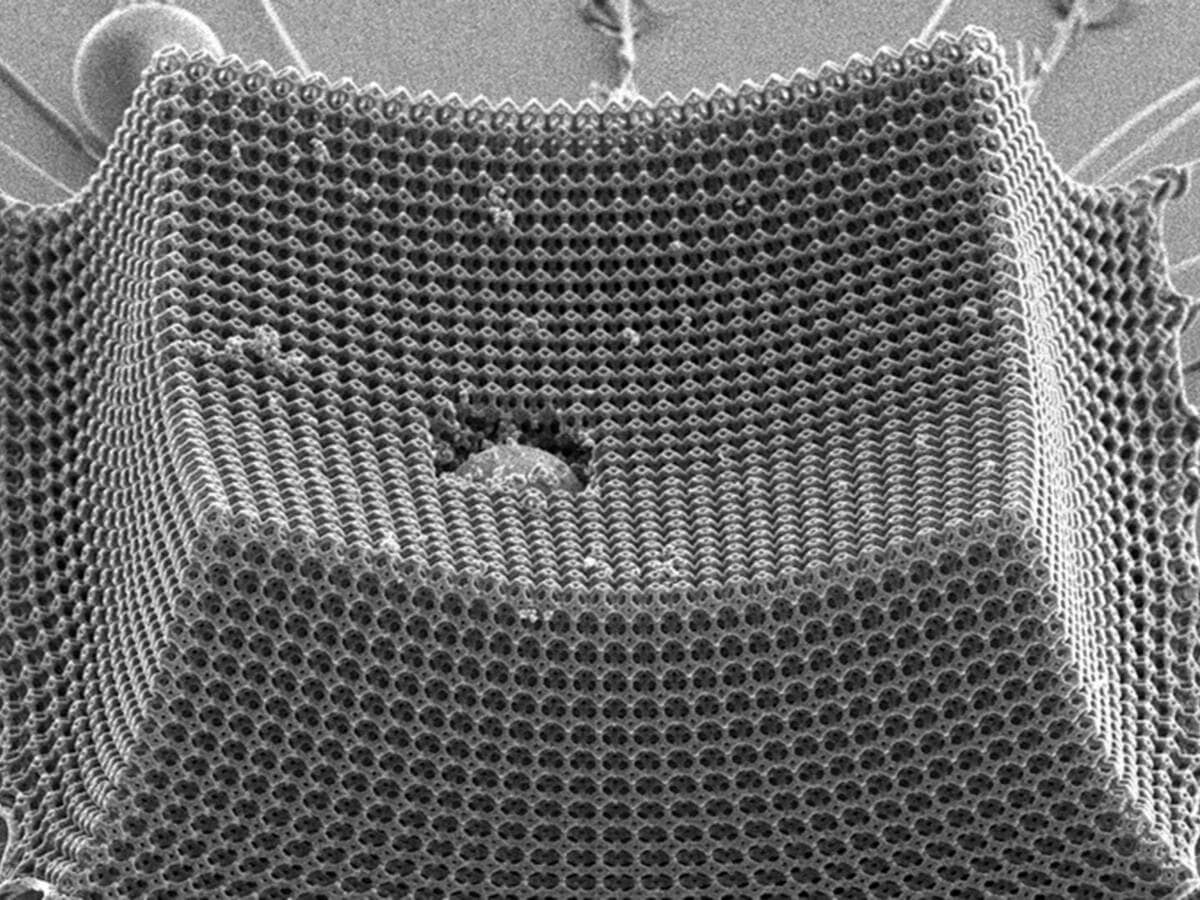 Image: The new material under an electron microscope (MIT/Caltech/ETH Zürich)