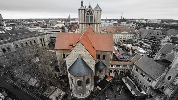 Braunschweig Cathedral from above.  © NDR Photo: Julius Madusic