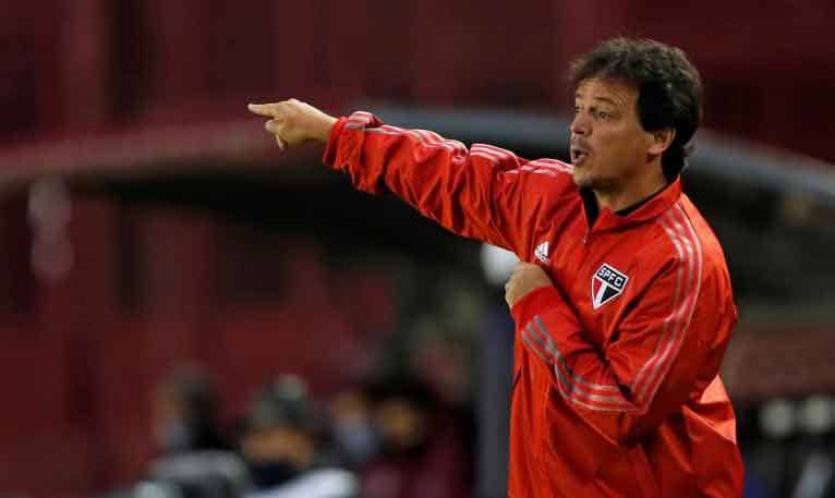 Brazilian Fernando Deniz, new Santos coach