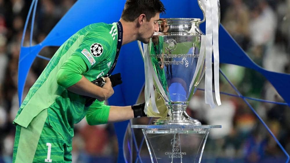 No need to pass the handle pot sadly this time: Real keeper Thibaut Courtois.