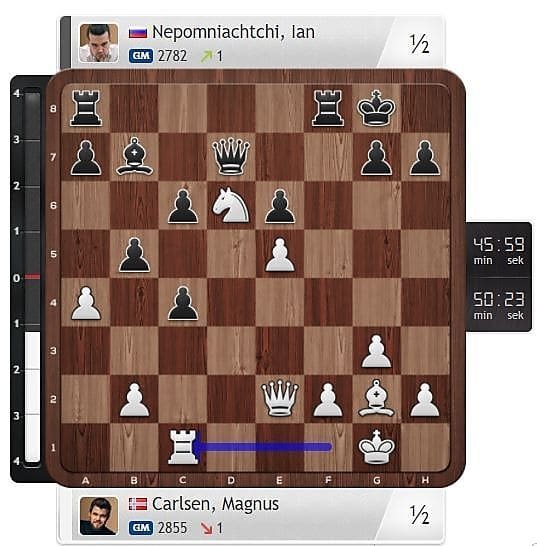 Screenshot chess24.com Exciting situation after move 22 - everything seemed to be first and foremost, only it was not clear who would win.